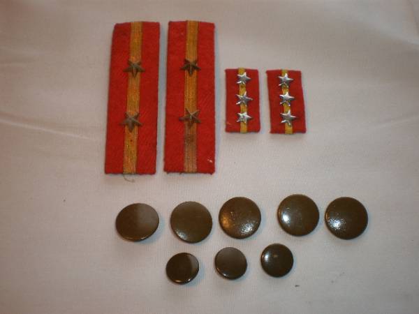 旧日本陸軍 肩章（軍曹） 襟章（曹長） ボタン（8個）【16】