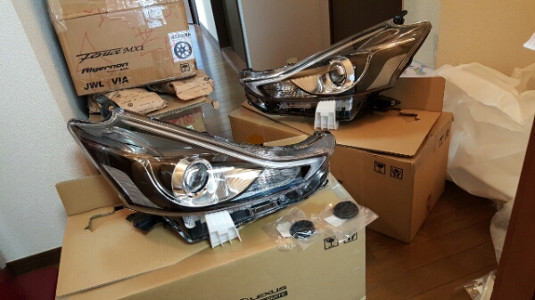 新同!激レア!現行プリウスα後期G's LEDヘッドライト左右 全部付 新同!激レア!現行プリウスα後期G's LEDヘッドライト左右 全部付