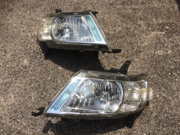 C25 CC25 セレナ 前期 キセノン ヘッドライト 左右セット