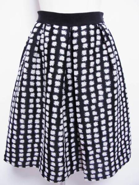 SK1979●美品！ANAYIアナイ黒×白柄フレアースカート38サイズ