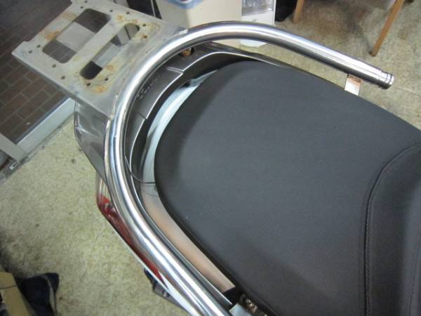 キムコ　ダウンタウン125用　リアキャリア　中古品