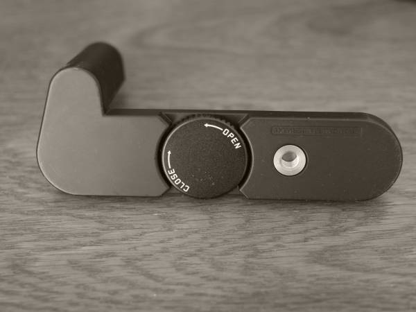 Leica Handgrip X1 for X1, X2 (18712) LEICA hand grip for X1／X2用