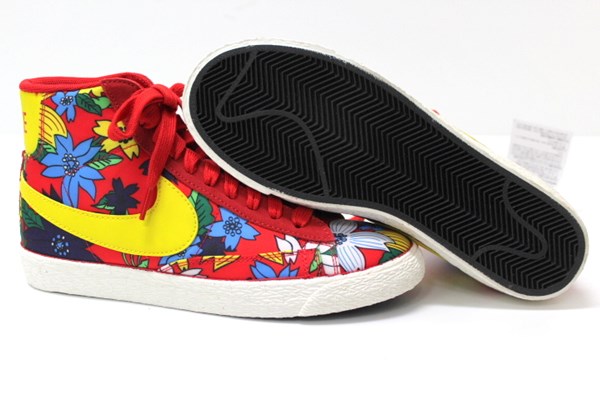 ★ナイキ NIKE ハイカット スニーカー 花柄[725084-601-245]十