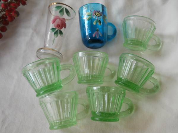 アンティークちいさいリキュールグラス8個セットエナメル彩