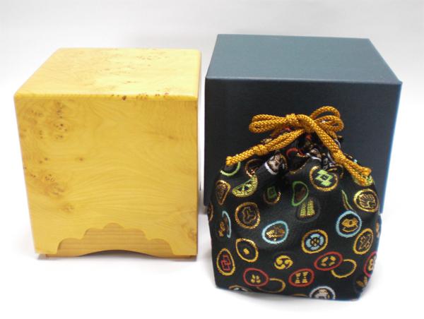 ★逸品 本榧 将棋 駒箱（根杢）西陣織り駒袋/化粧箱付 梅商碁盤