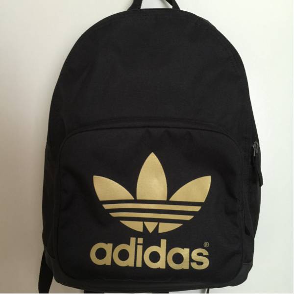 超美品 アディダス オリジナルス リュック 黒×金