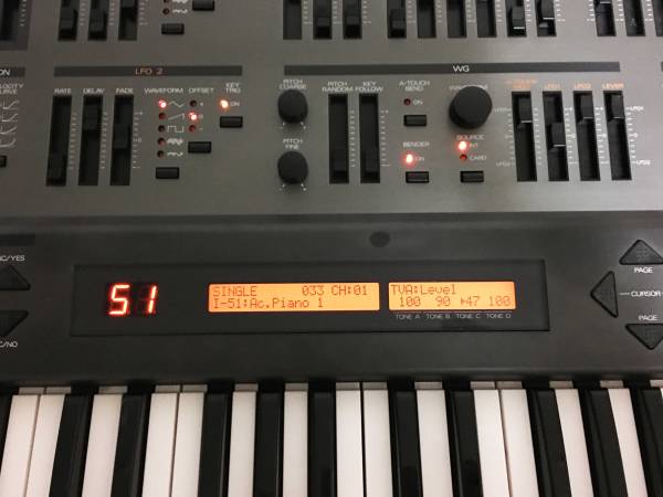 Roland シンセサイザー JD-800 メンテナンス済 ハードケース付属 Roland JD-800 （ハードケース＆Brass Sectionカード付） 【公式通販】