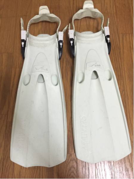 ダイビング フィン GULL マンティス Sサイズ 白 送料無料MANTIS