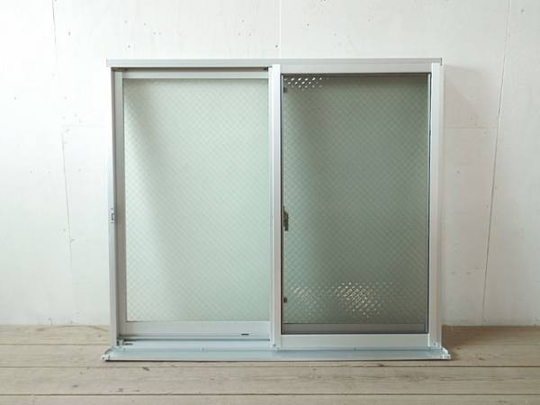 展示品■三協アルミ 戸枠付きサッシ窓 H1145×W1325 網戸き MK22