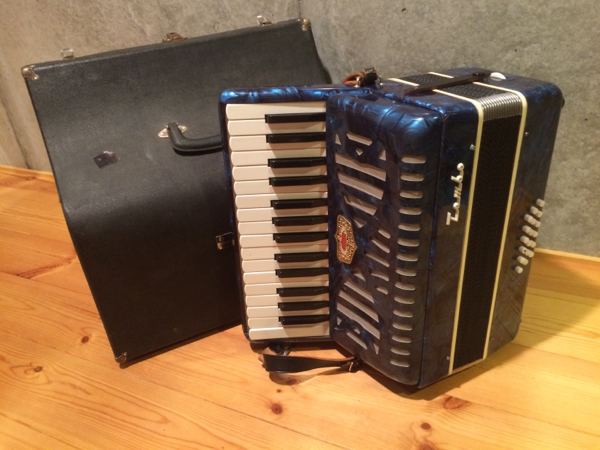 TOMBO トンボ アコーディオン STEEL REEDS No.181 ケース付き トンボ