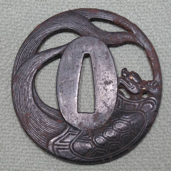 ◇◆鍔　鋳物鍔？丸形　亀の図　鉄透鍔　◆◇