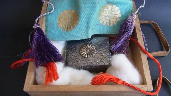 ★ 天皇家。「”御下賜品 ボンボニエール” 」 ★