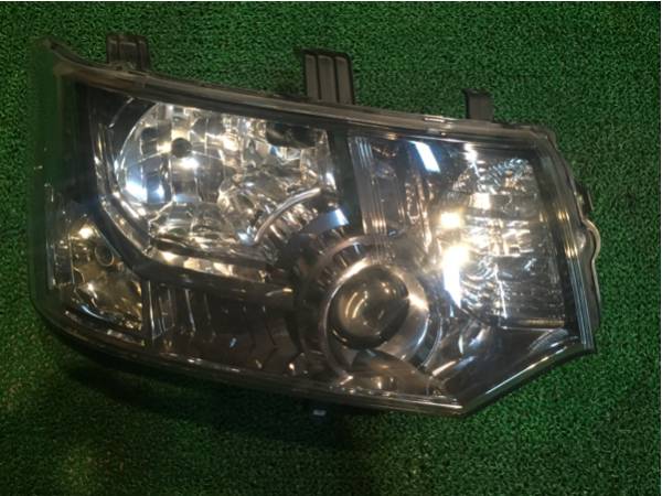 三菱/デリカ/D5/ヘッドライト/運転席側/右側/100-87918