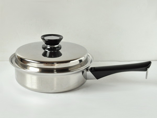 アムウェイ　中フライパン　フタ付　片手鍋