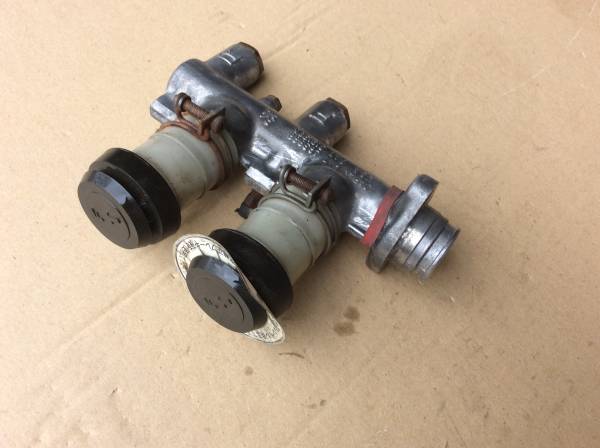 ホンダステップバンのブレーキマスターシリンダー中古です。