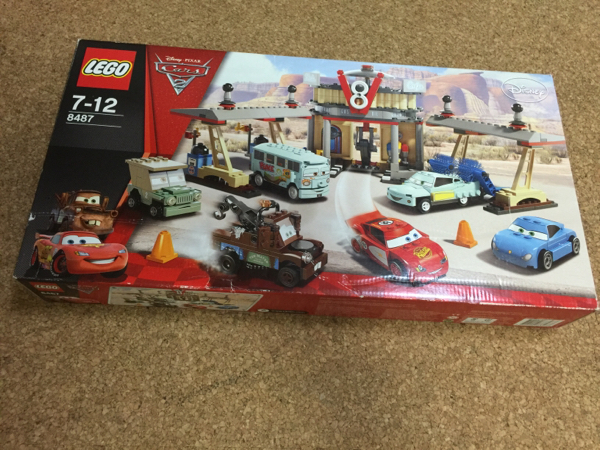 送料込み LEGO 新品 8487 カーズ フローのV８カフェ