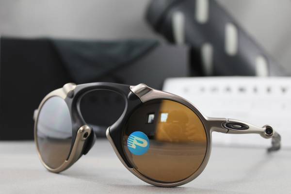 オークリーメタルフレームマッドマン偏光レンズ ☆訳あり☆OAKLEY/オークリー MADMAN/マッドマン☆偏光レンズ