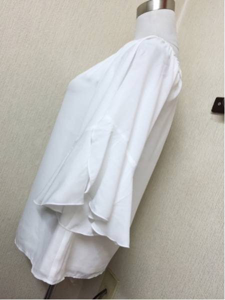 即決 Rady 袖フリルプルオーバーブラウス 白 レディー
