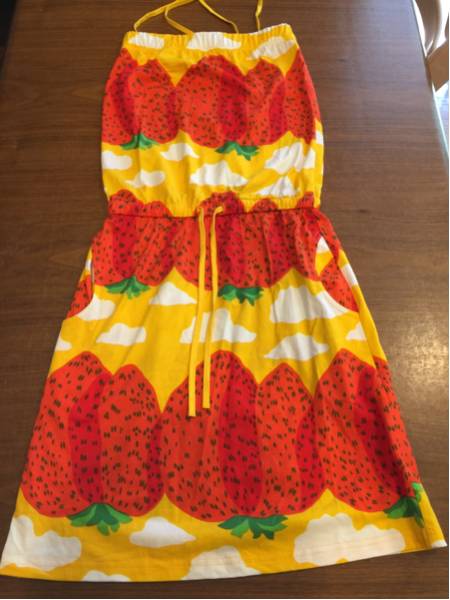 新品 マリメッコ ストロベリーマウンテン ワンピース XS