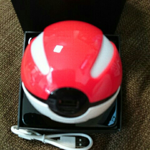 ポケモンGO】モンスターボール風 モバイルバッテリー 充電器