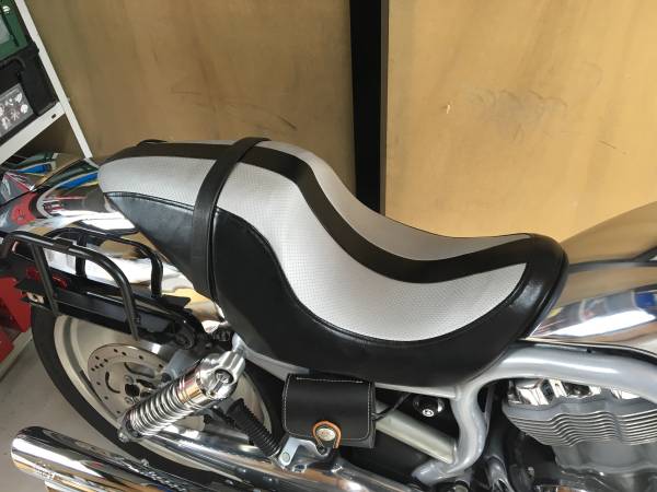 シート｜ハーレーカスタムパーツ専門店 ハーレー、VROD ハーレー