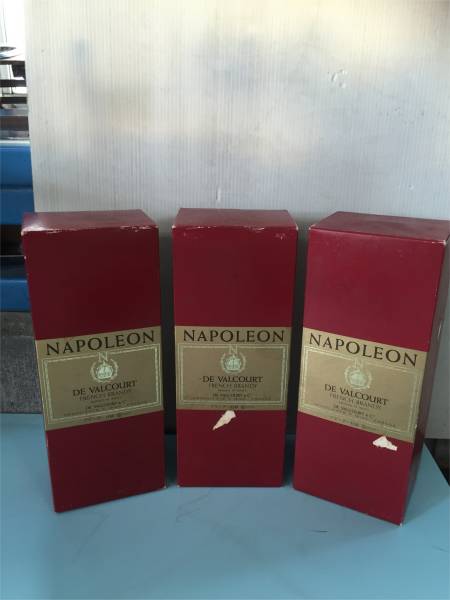 古酒　ナポレオン　DE VALCOURT　デヴァルコート 箱付　３本