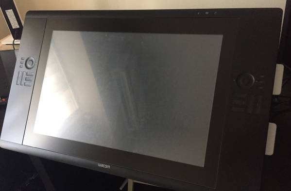 Cintiq 24HD touch DTH-2400　送料無料_1