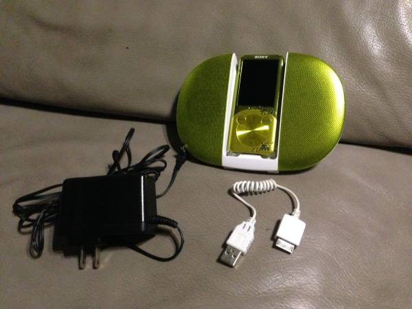 秋のキャンプに スピーカー付きSONY ウォークマン NW-S754 8G