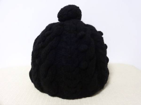♪COMME des GARCONS tricot 黒・毛100%ボンボンニット帽