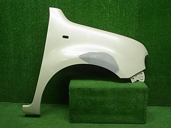 ⑦ 172 キューブ Z12 右フェンダー