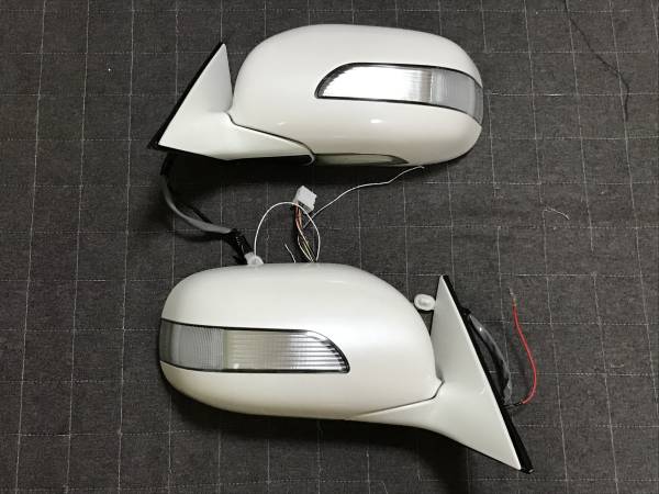 18マジェスタ/ゼロクラウン純正LEDウインカー付サイドドアミラー