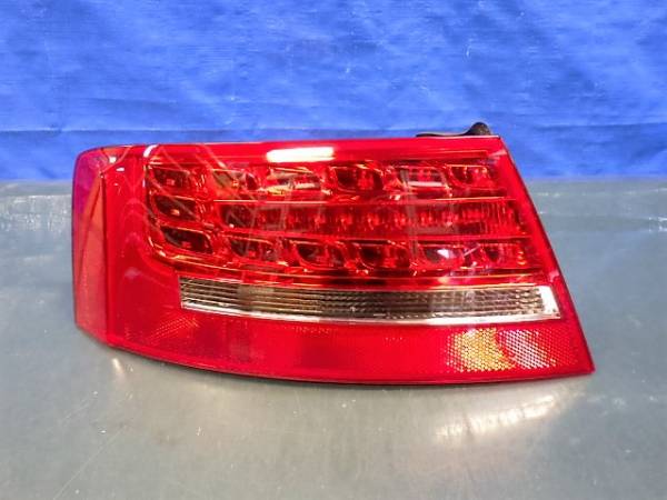 K731　A5 スポーツバック 8T 前期 左テール 8T8 945 095 D 美品