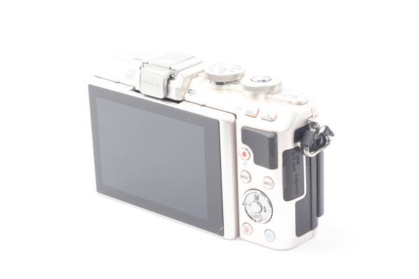 値下げ！☆OLYMPUS PEN Lite E-PL7 ボディ シルバー☆オリンパス