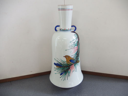 1061255g【浅蔵五十吉 鳥 松 文様 花瓶】★在銘/耳付き