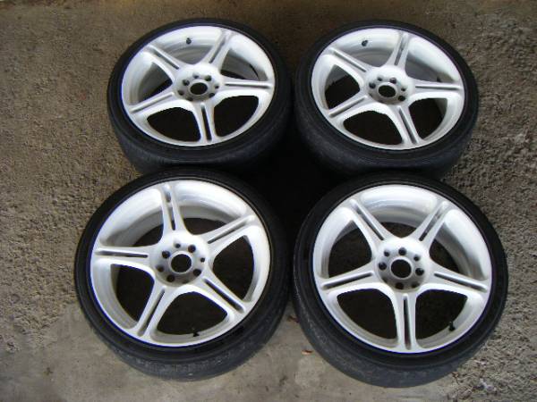 17×7JJ　OFF+45　ホワイトホイール４本セット　USED　マルチ？