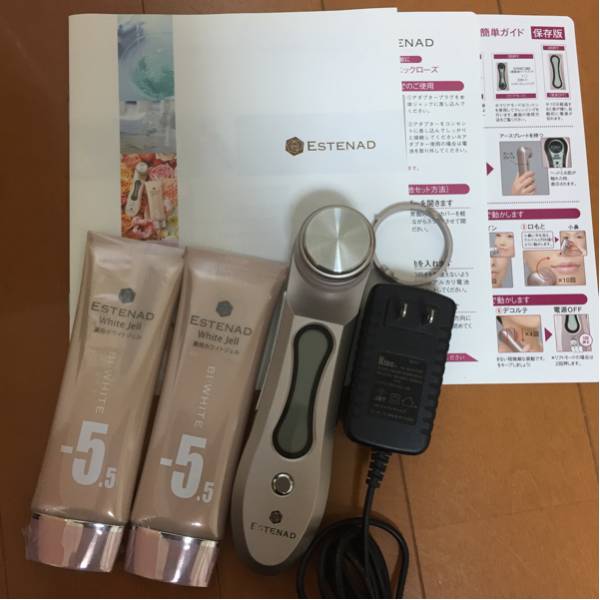 エステナード 薬用ホワイトジェル ⁄ 健康コーポレーション 美顔器