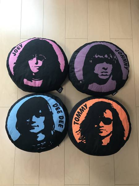 ラモーンズ クッション 4個セット ブランド(ヒステリックグラマー) 希少 ヒステリックグラマー ラモーンズ HYSTERIC GLAMOUR RAMONES