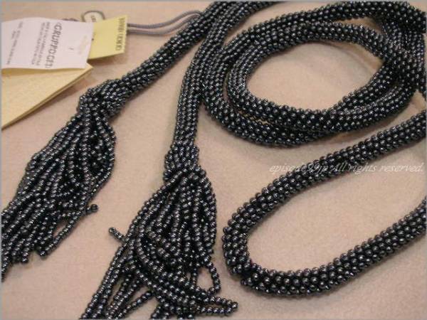 アルマーニジョルジオ　未使用 * タッセルビーズ ロングネック