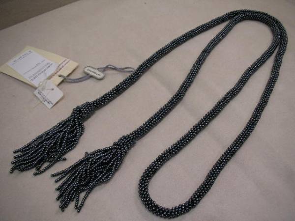 アルマーニジョルジオ　未使用 * タッセルビーズ ロングネック