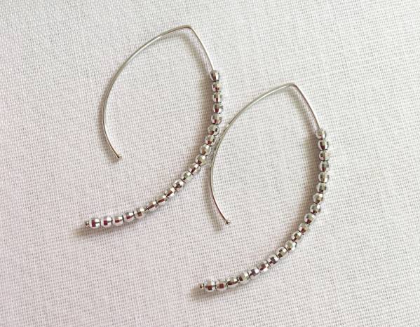 MIZUKI ミズキ 14k ホワイトゴールド バナナピアス S キャビア