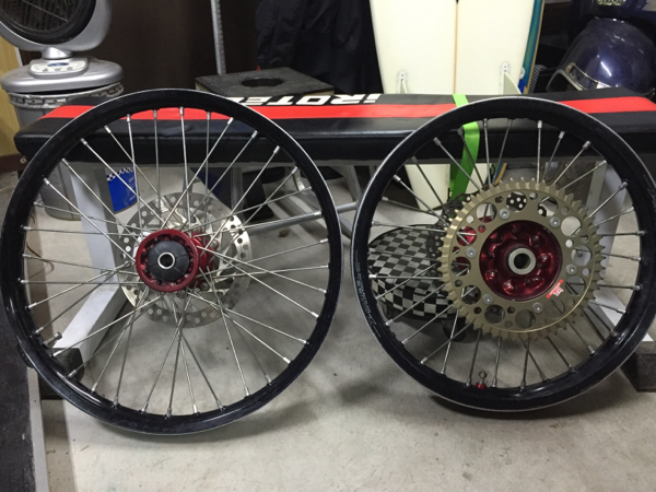 CRF250R前後ホイール どの年式でも取付可 z-wheel