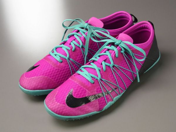 E9029*ナイキNIKE*ウィメンズ*フリー クロス*スニーカーUS8.5