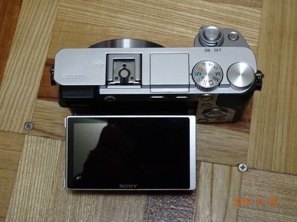 ◇ソニー α6000 綺麗なシルバーボディです。ジャンク？。 SONY 【公式