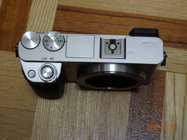 ◇ソニー α6000 綺麗なシルバーボディです。ジャンク？。 SONY 【公式