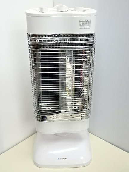 遠赤外線暖房機 セラムヒート ダイキン | DAIKIN セラムヒート（家電