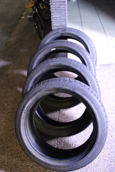 ダンロップ VEURO 225／45R18 クラウン マジェスタ 売り切り