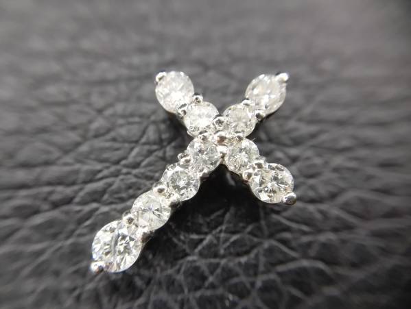 Pt900 ダイヤ0.5ct クロスモチーフ トップ ペンダント Pt900 