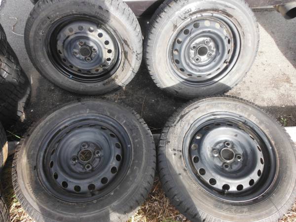 175/70R14トーヨー冬スタッドレスホイール付４本シエンタポルテ