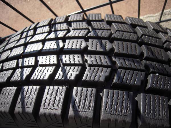 ダンロップ ☆215／70R16 ダンロップ SJ7 12年製 溝超多い☆ グラン 