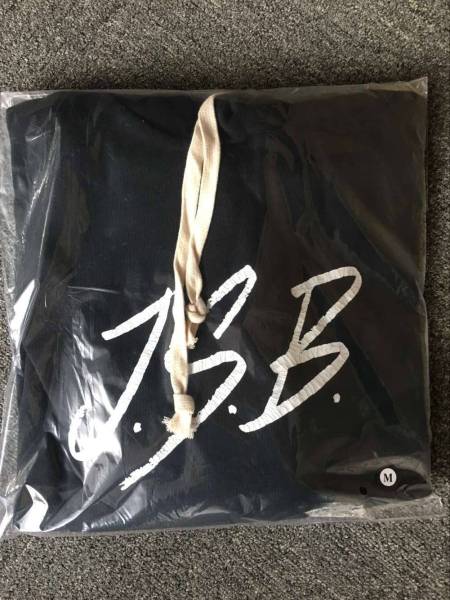 J.S.B パーカー黒 三代目J Soul BrothersパーカーL J.S.B. フーディー
